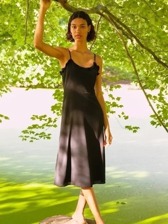 Wilfred Dresses & Skirts - Wilfred Black Scalloped-Edge Slip Midi Dress